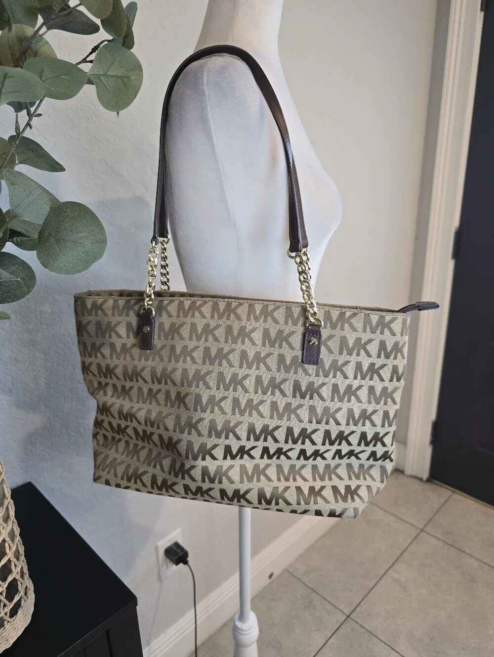 Michael Kors Jet Set Monogram Signature Canvas Gold Chain Strap Tote Bag